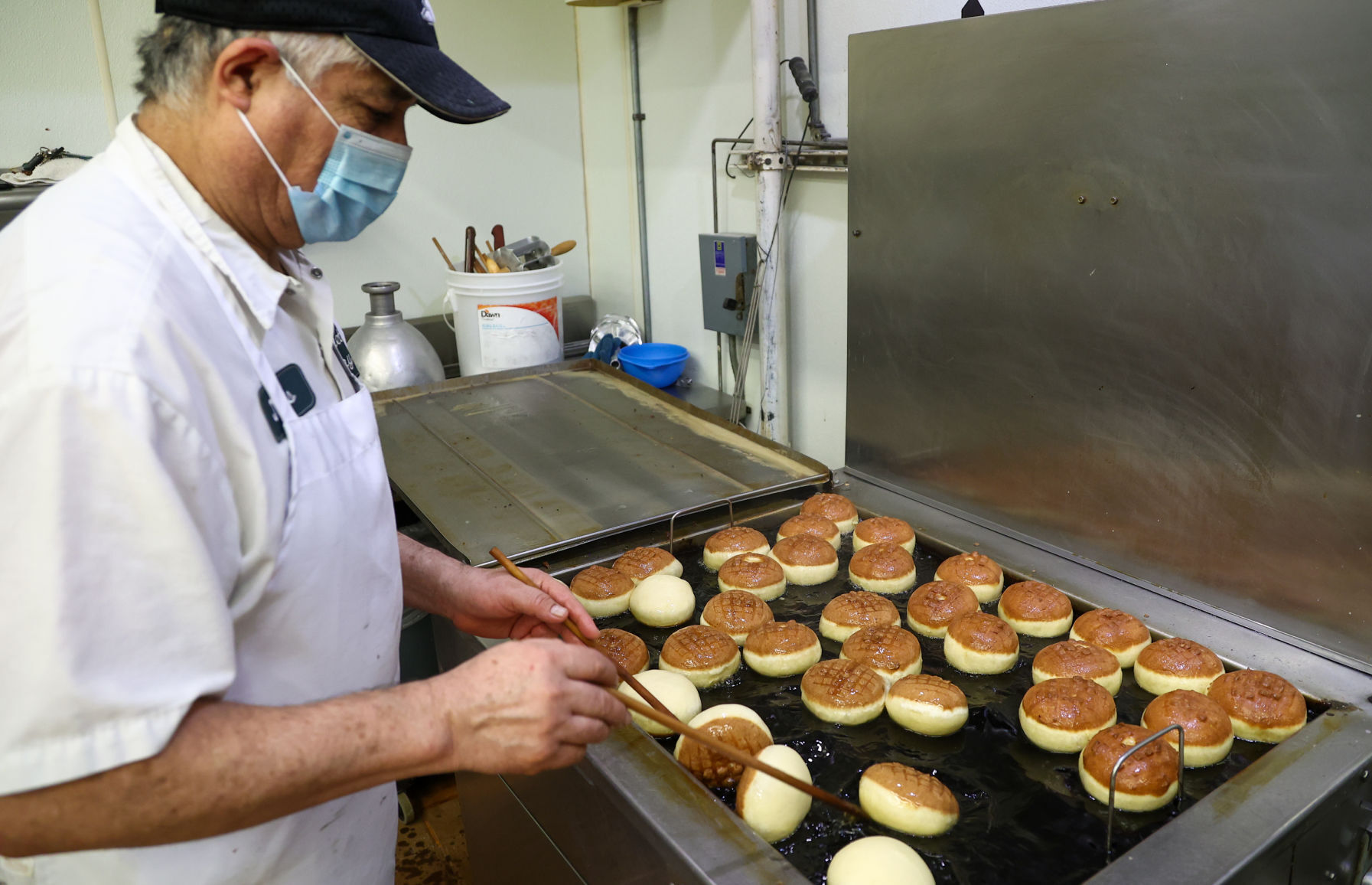 Preparing for Paczki Tuesday at Calumet Bakery